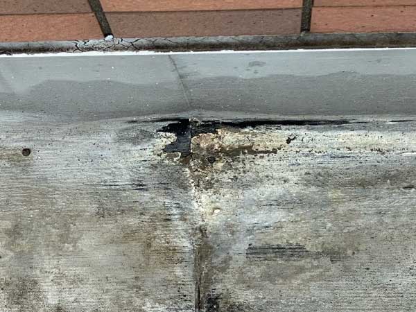 防水工事ひび割れ・はがれ