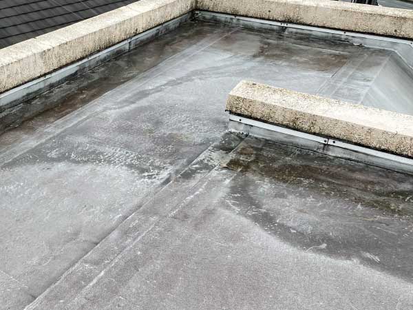 防水工事屋上やベランダの水たまり